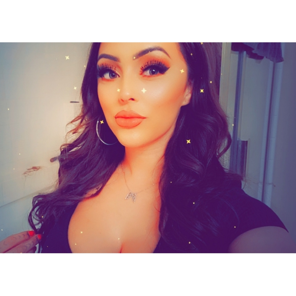 Meet your Posher, Saraya